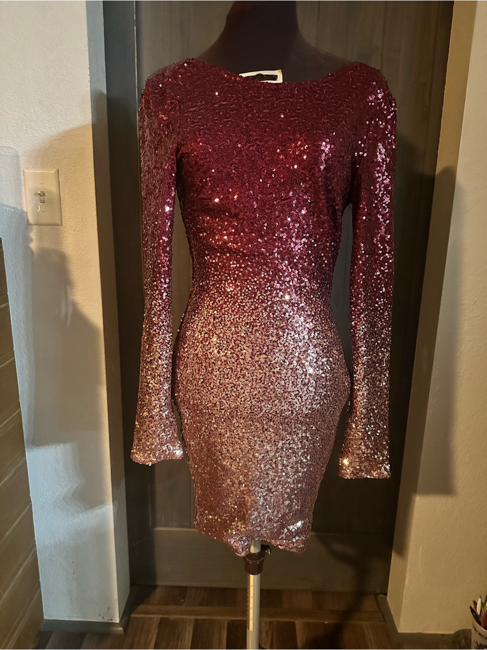 Fashion Nova Rose to Gold Sequin Long-Sleeve Bodycon Dress